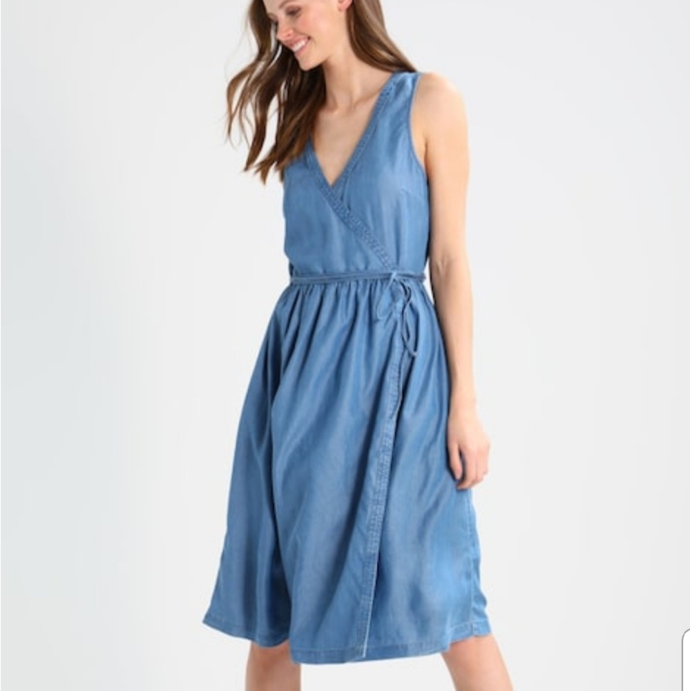 GAP Sleeveless Denima Wrap Midi Dress